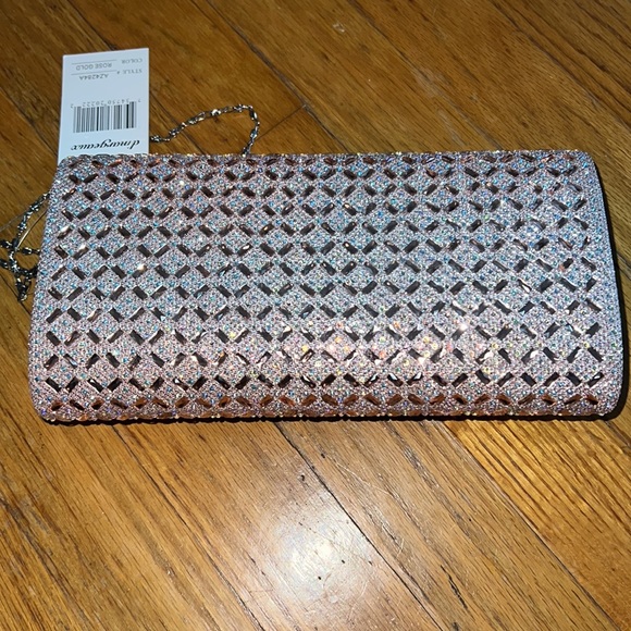 Sparkly Clutch - Picture 5 of 5